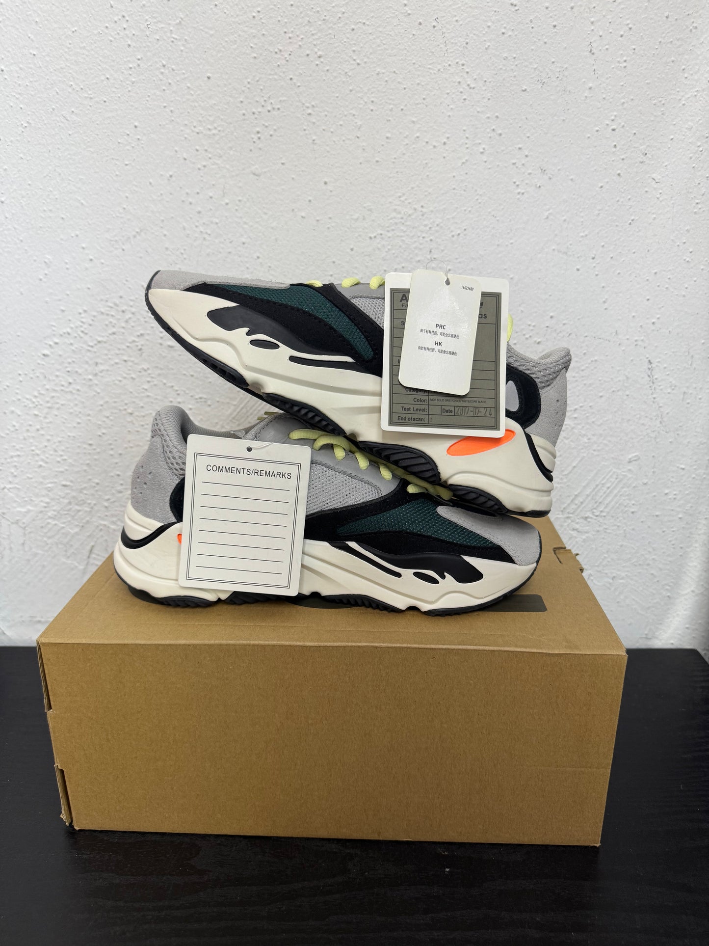 YEEZY 700 WAVE RUNNER (SAMPLE)