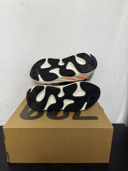 YEEZY 700 WAVE RUNNER (SAMPLE)