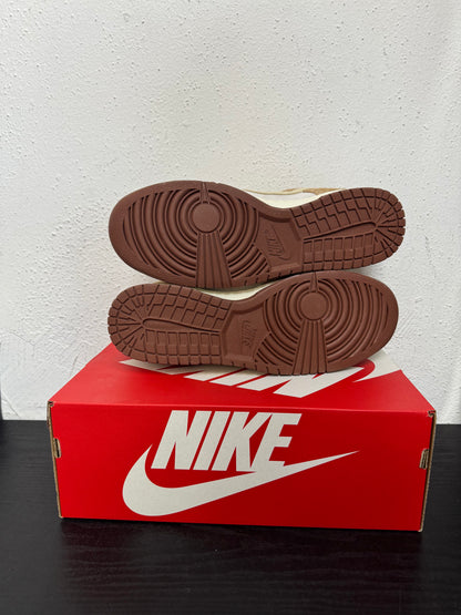 DUNK LOW MEDIUM CURRY