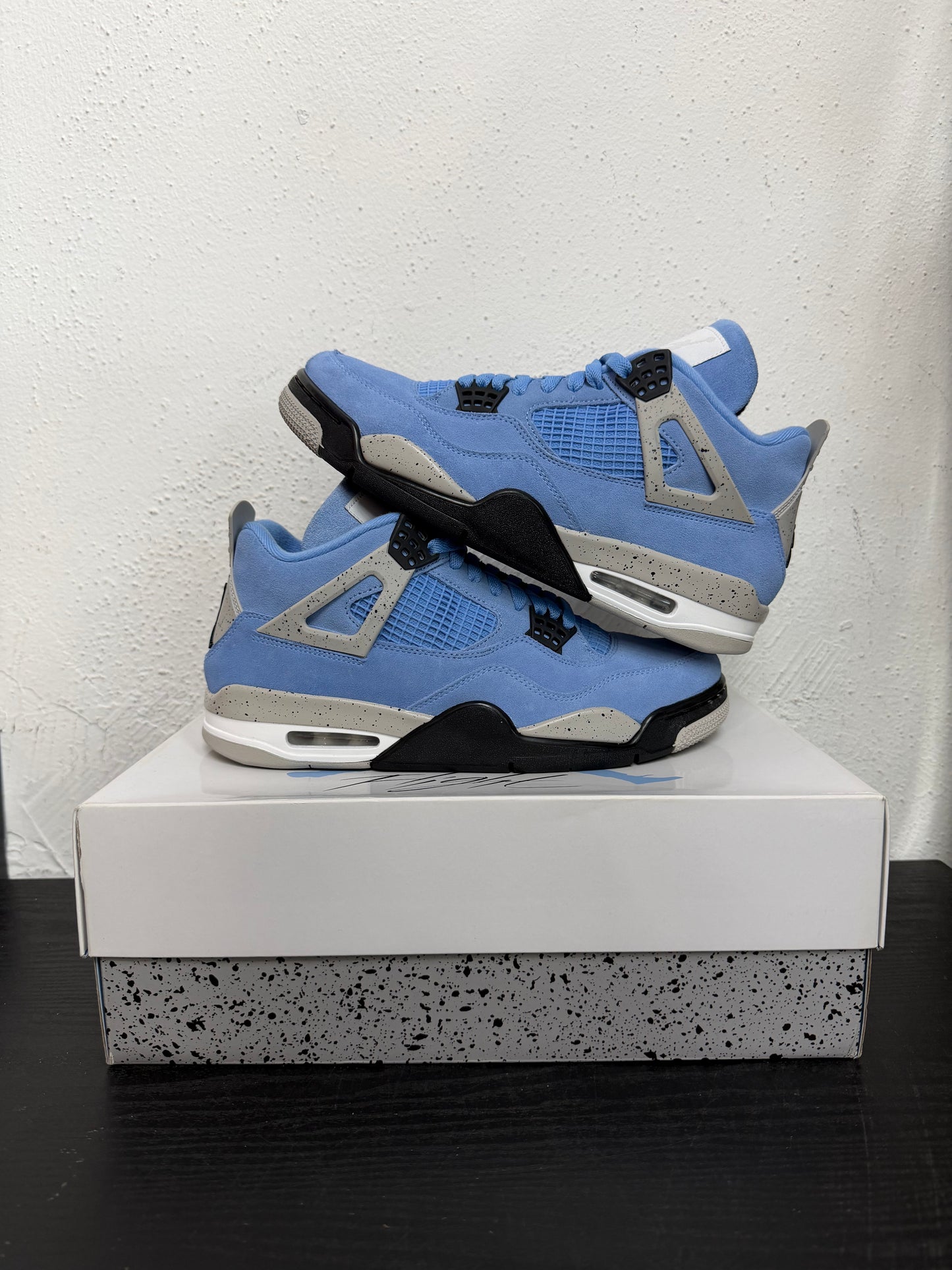 JORDAN 4 UNIVERSITY BLUE (USED)