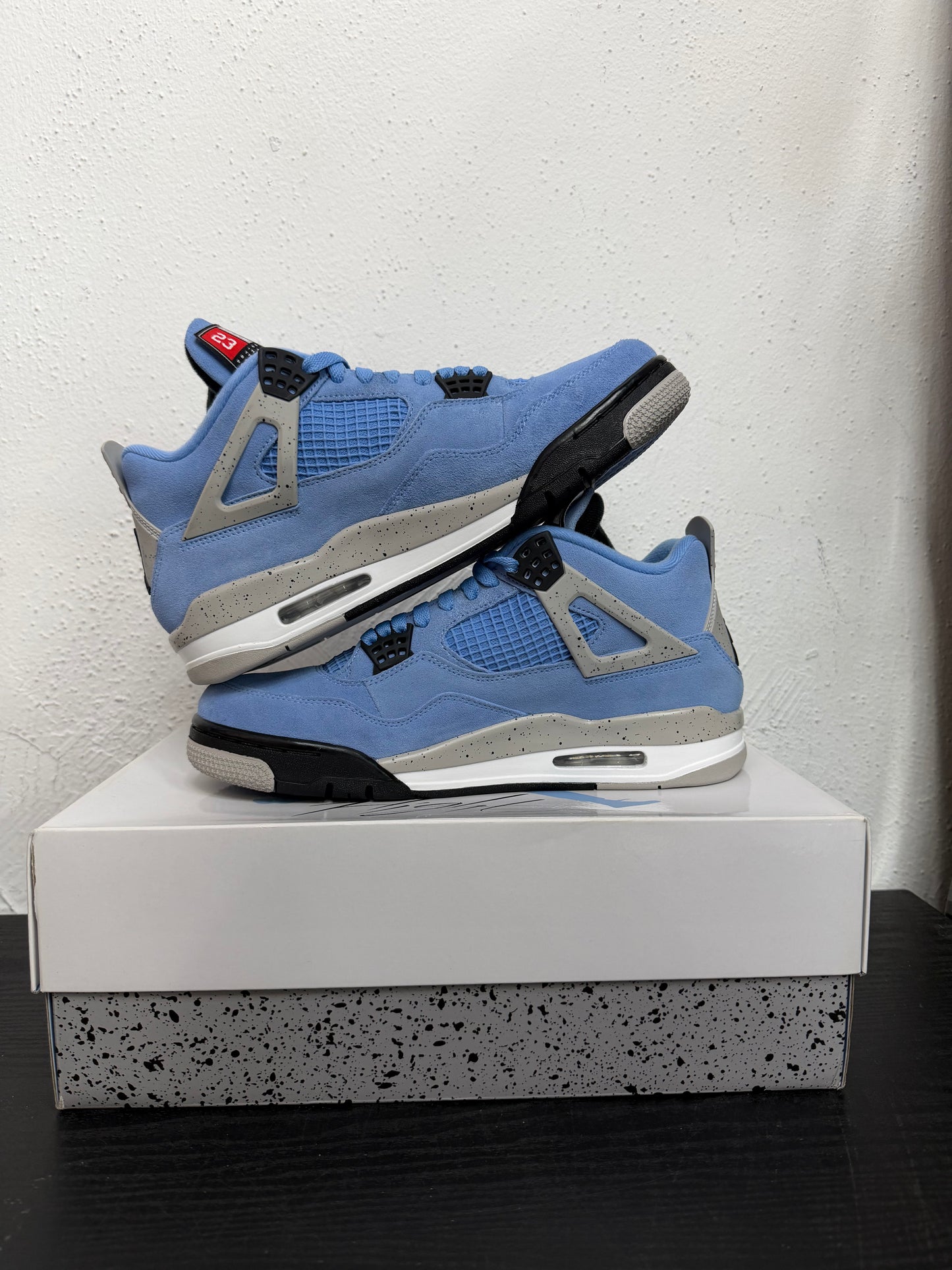 JORDAN 4 UNIVERSITY BLUE (USED)