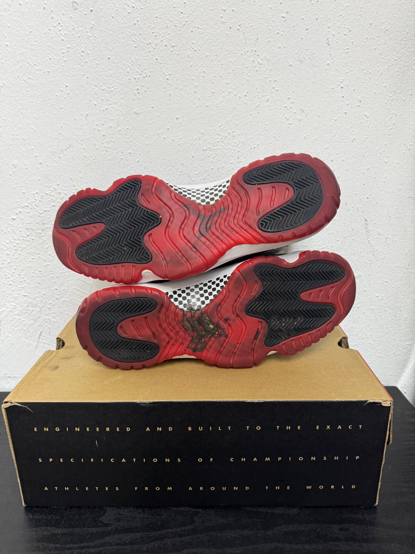 JORDAN 11 BRED (USED)