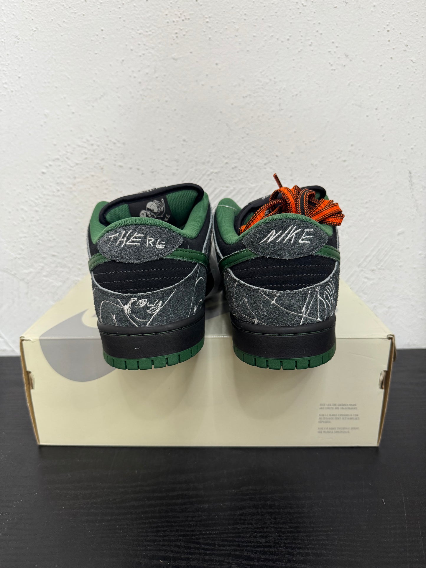 DUNK LOW SB THERE SKATEBOARDING