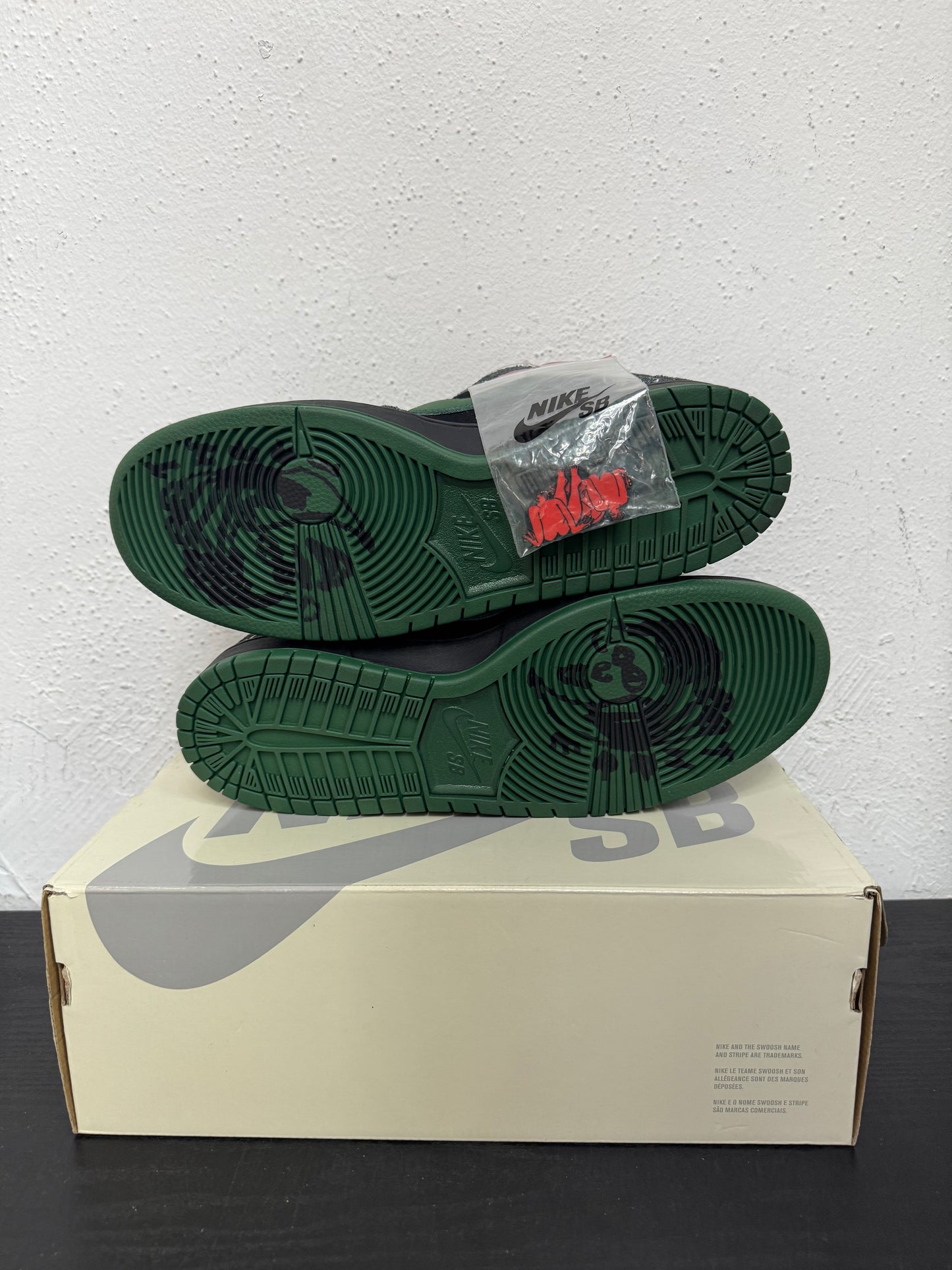 DUNK LOW SB THERE SKATEBOARDING