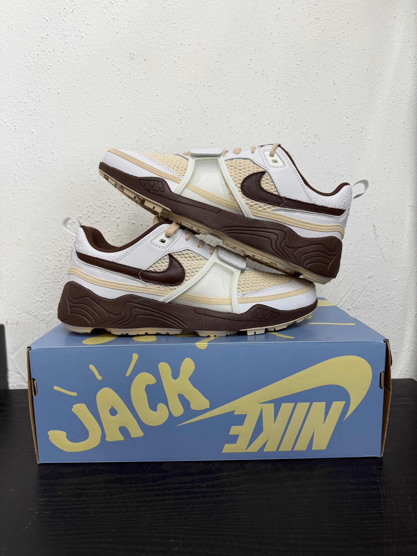 NIKE ZOOM FIELD JAXX TRAVIS SCOTT LIGHT CHOCOLATE