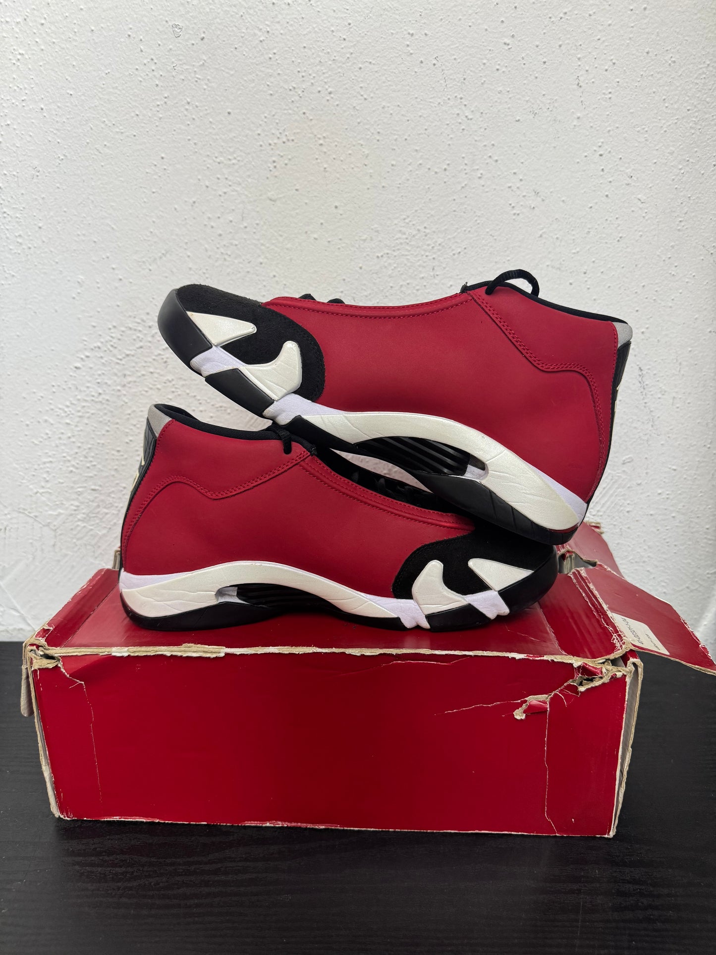 JORDAN 14 GYM RED TORO (USED)