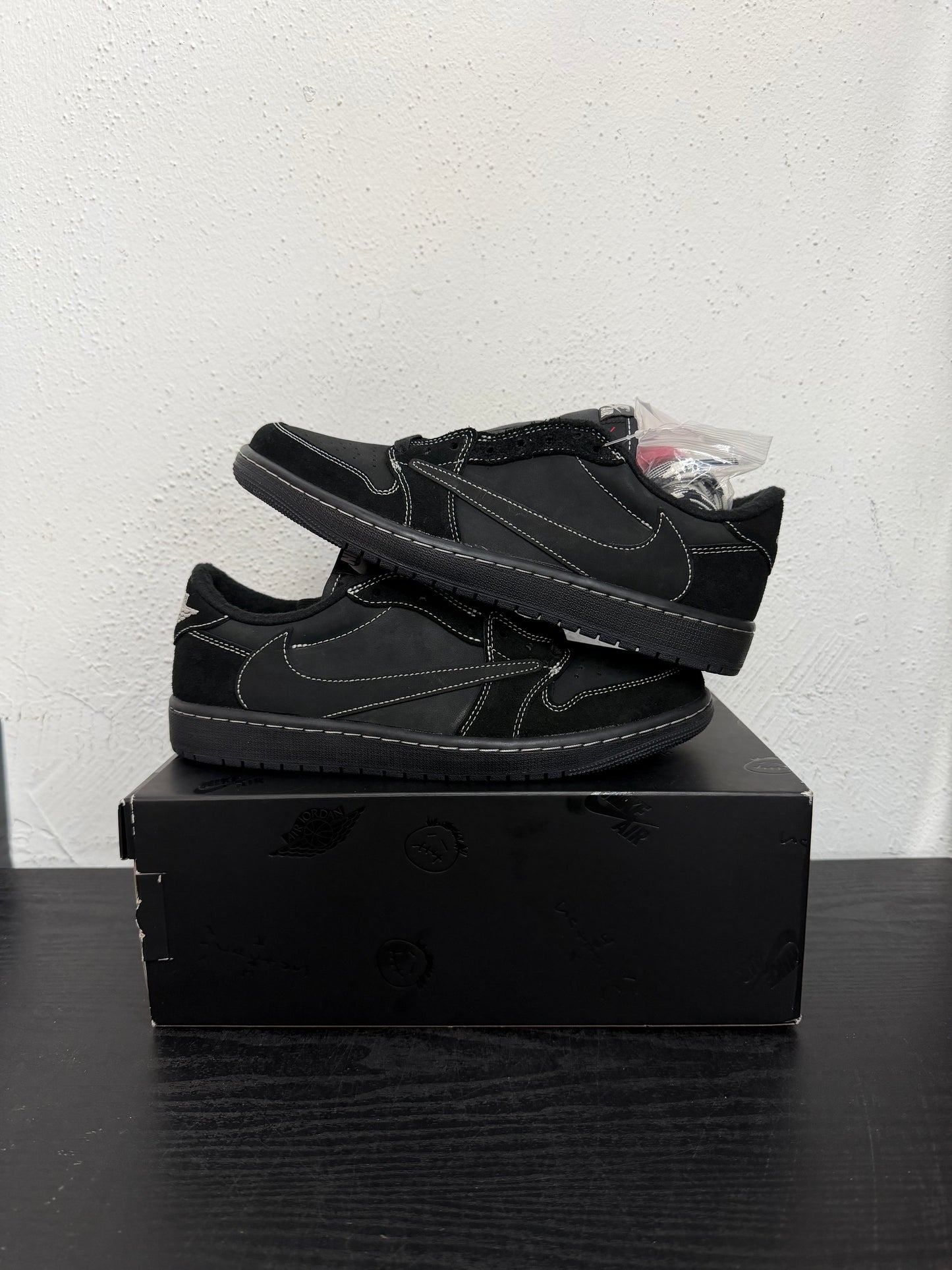 JORDAN 1 LOW TRAVIS SCOTT PHANTOM