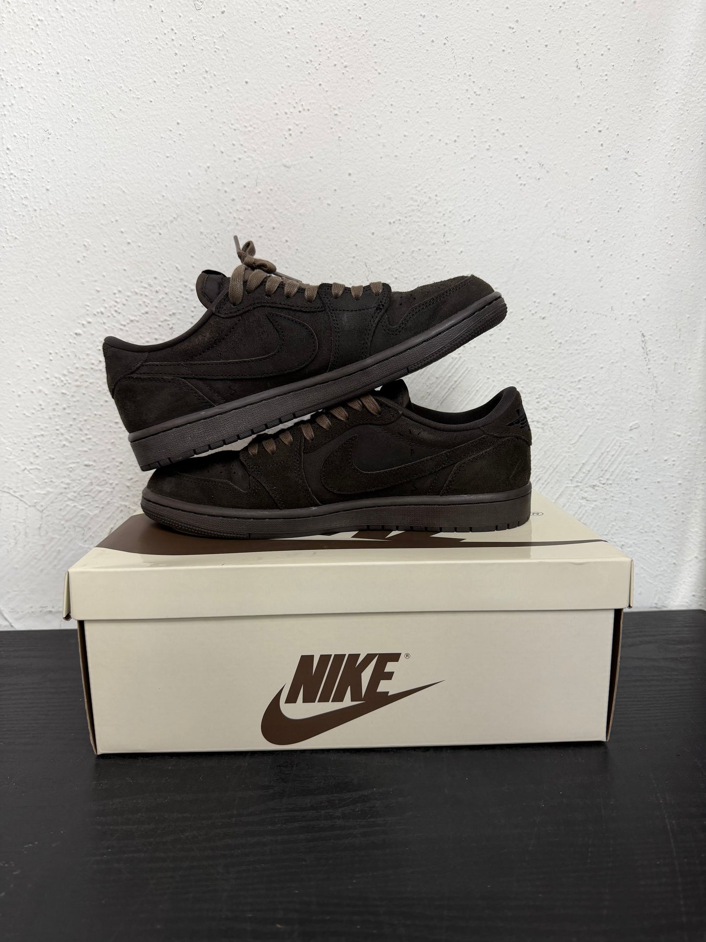 JORDAN 1 LOW TRAVIS VELVET BROWN (USED)