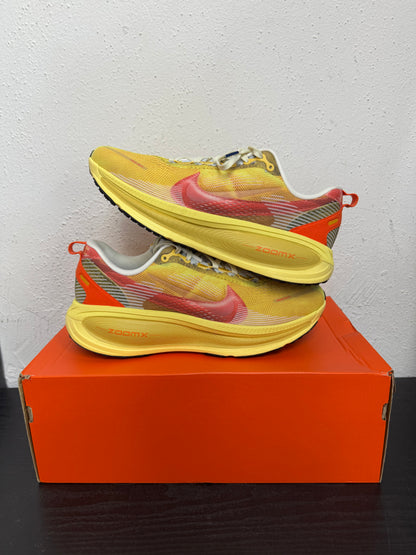 NIKE VOMERO 18 SE INTERNATIONAL RUNNING PACK LD-1000