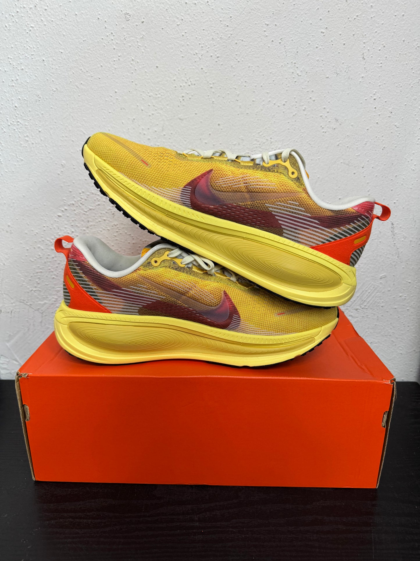NIKE VOMERO 18 SE INTERNATIONAL RUNNING PACK LD-1000