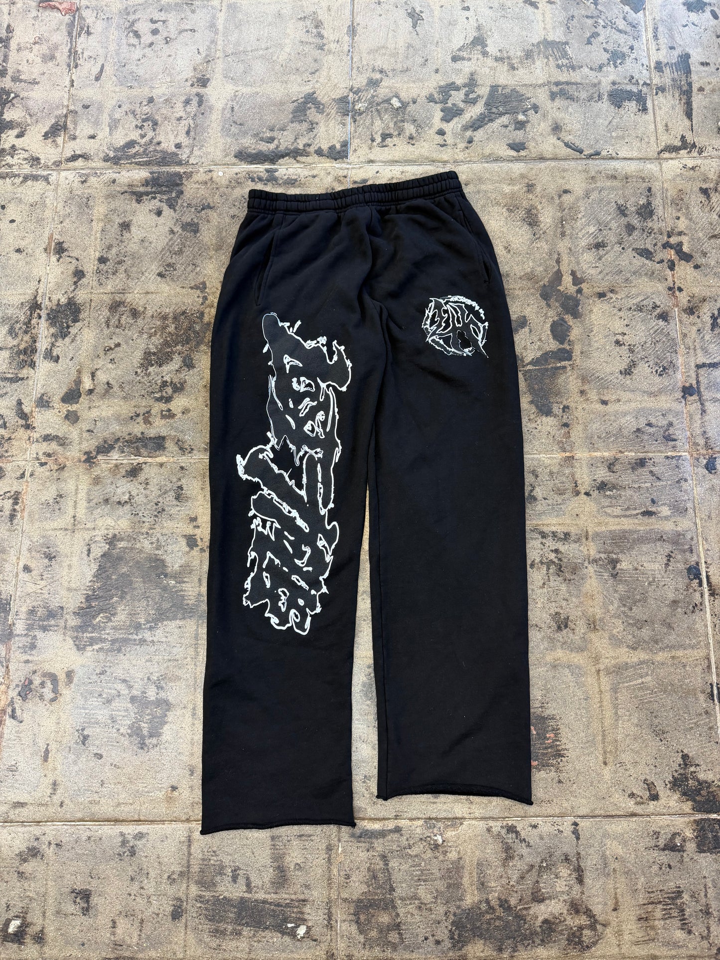 LOST HILLS BLACK SWEATS