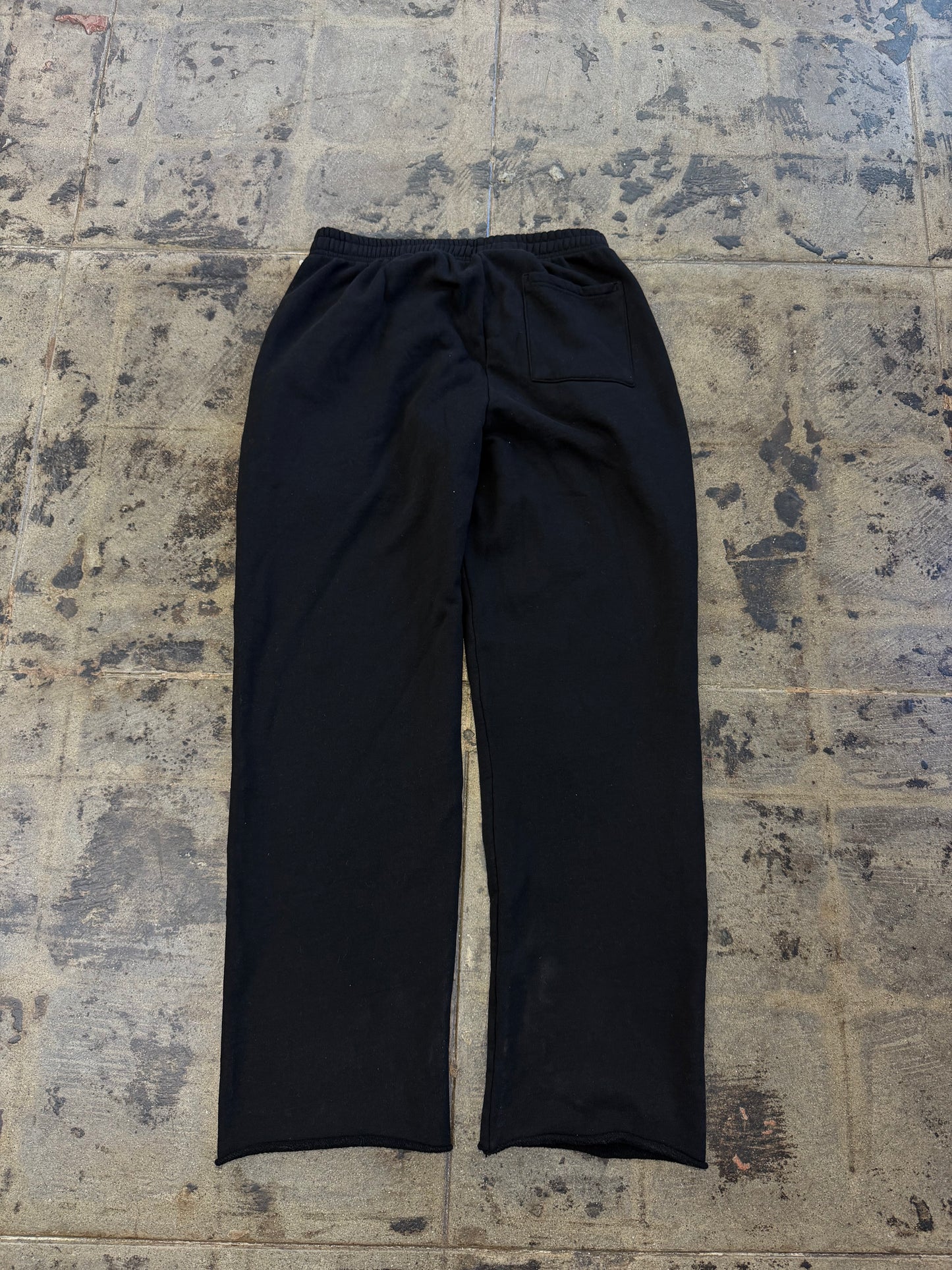 LOST HILLS BLACK SWEATS