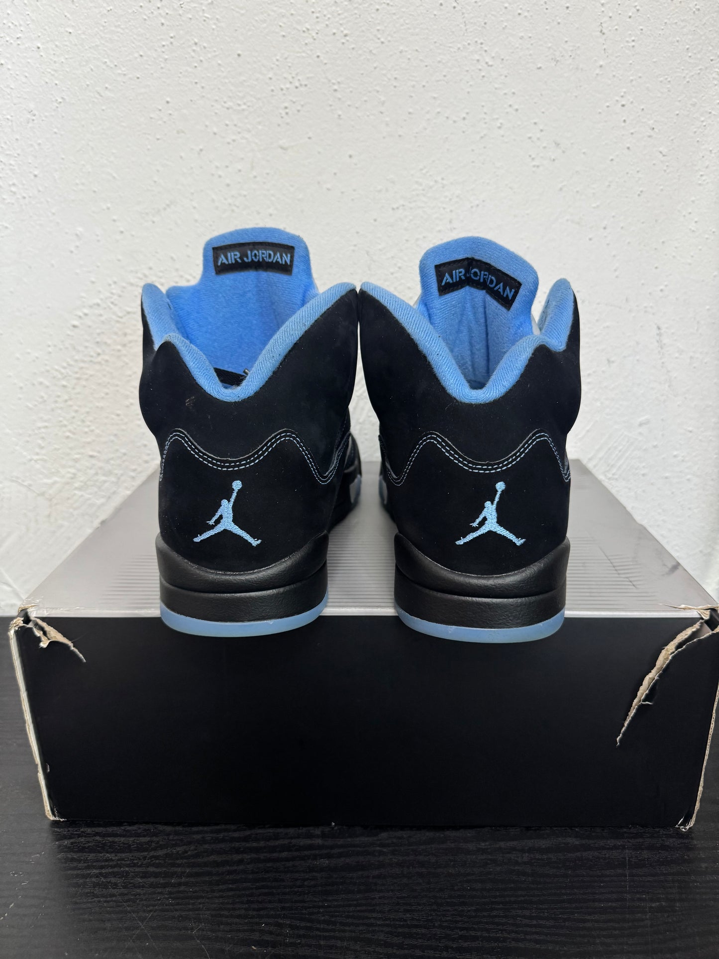JORDAN 5 BLACK UNIVERSITY BLUE (USED)