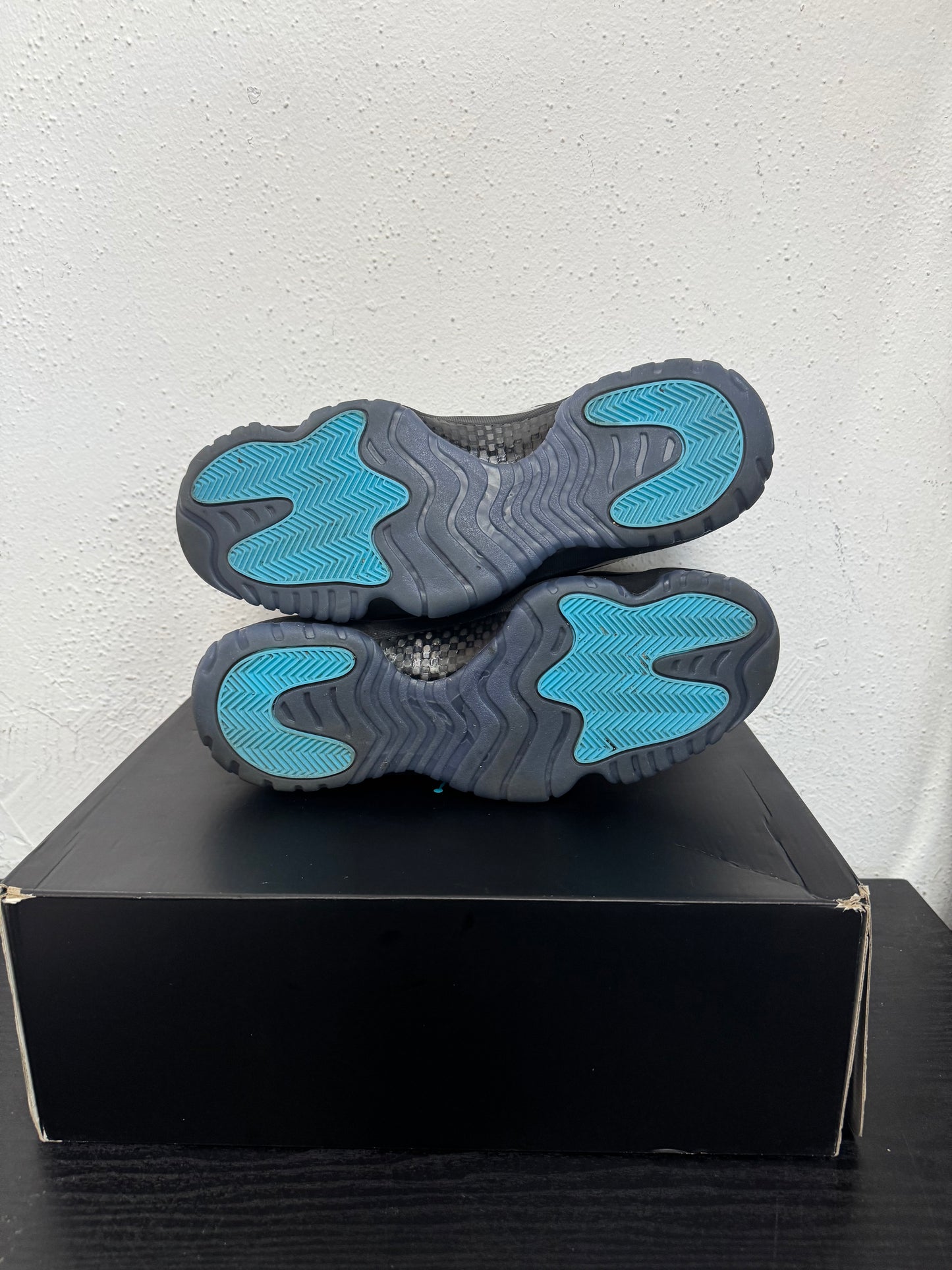 JORDAN 11 GAMMA BLUE (USED)