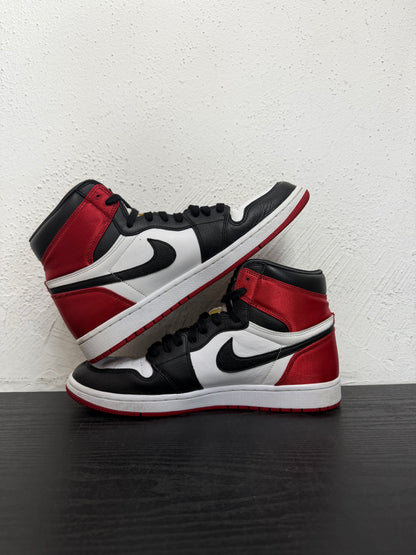 JORDAN 1 SATIN BLACK TOE (USED) (NB)