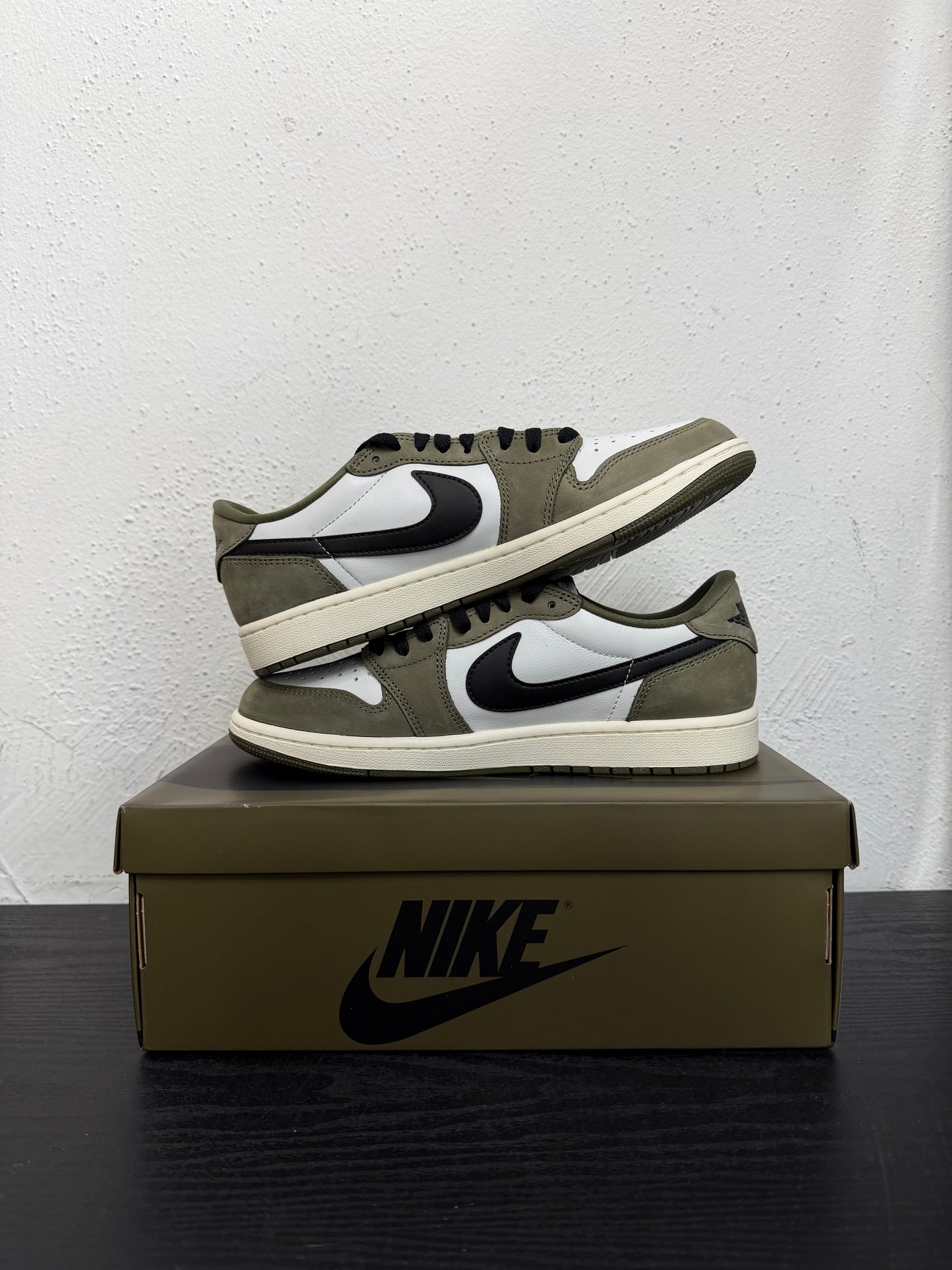 JORDAN 1 LOW MEDIUM OLIVE