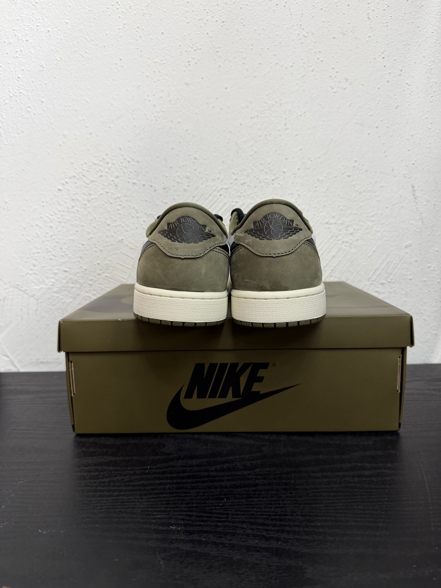 JORDAN 1 LOW MEDIUM OLIVE