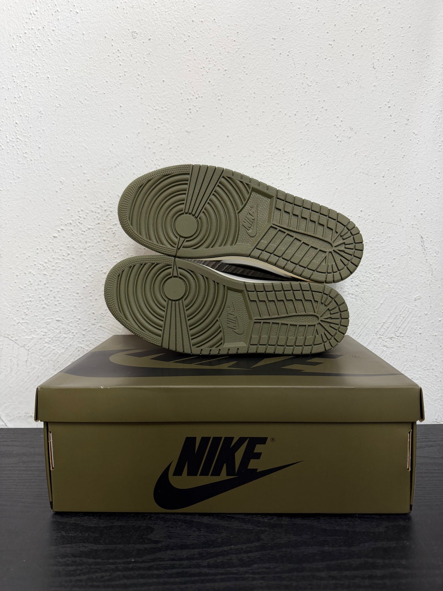 JORDAN 1 LOW MEDIUM OLIVE
