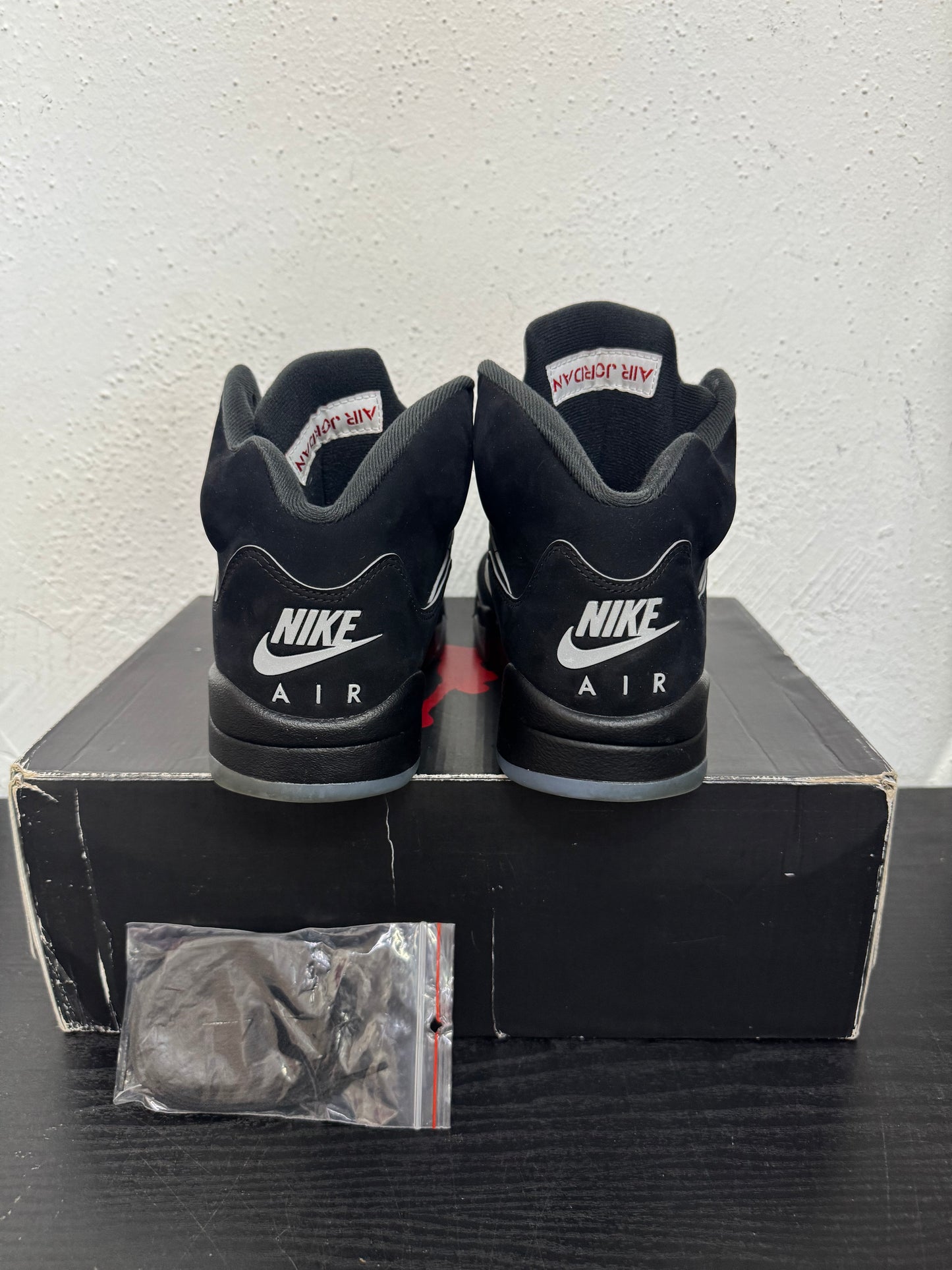 JORDAN 5 REIMAGINED METALLIC BLACK (USED)