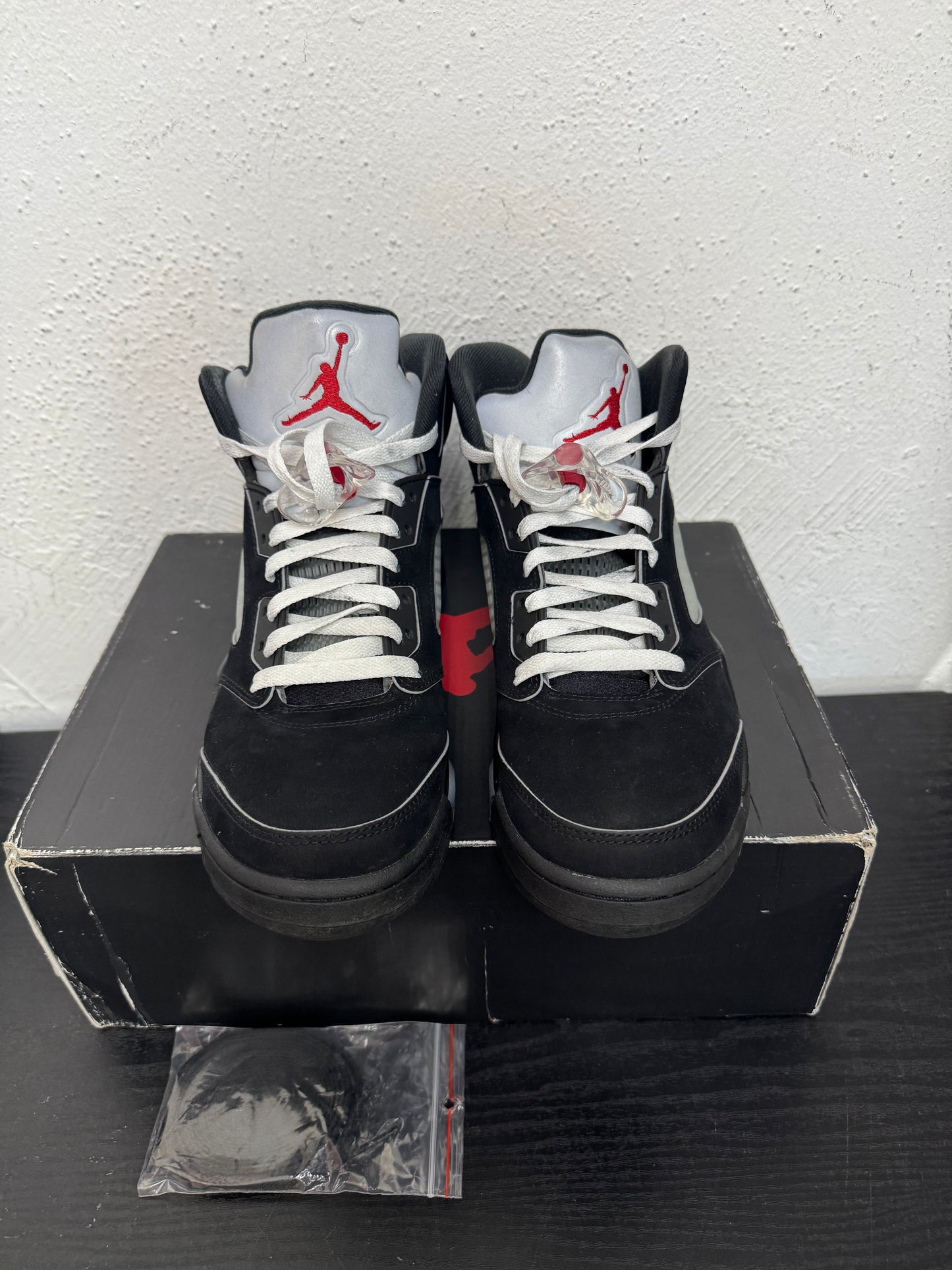 JORDAN 5 REIMAGINED METALLIC BLACK (USED)