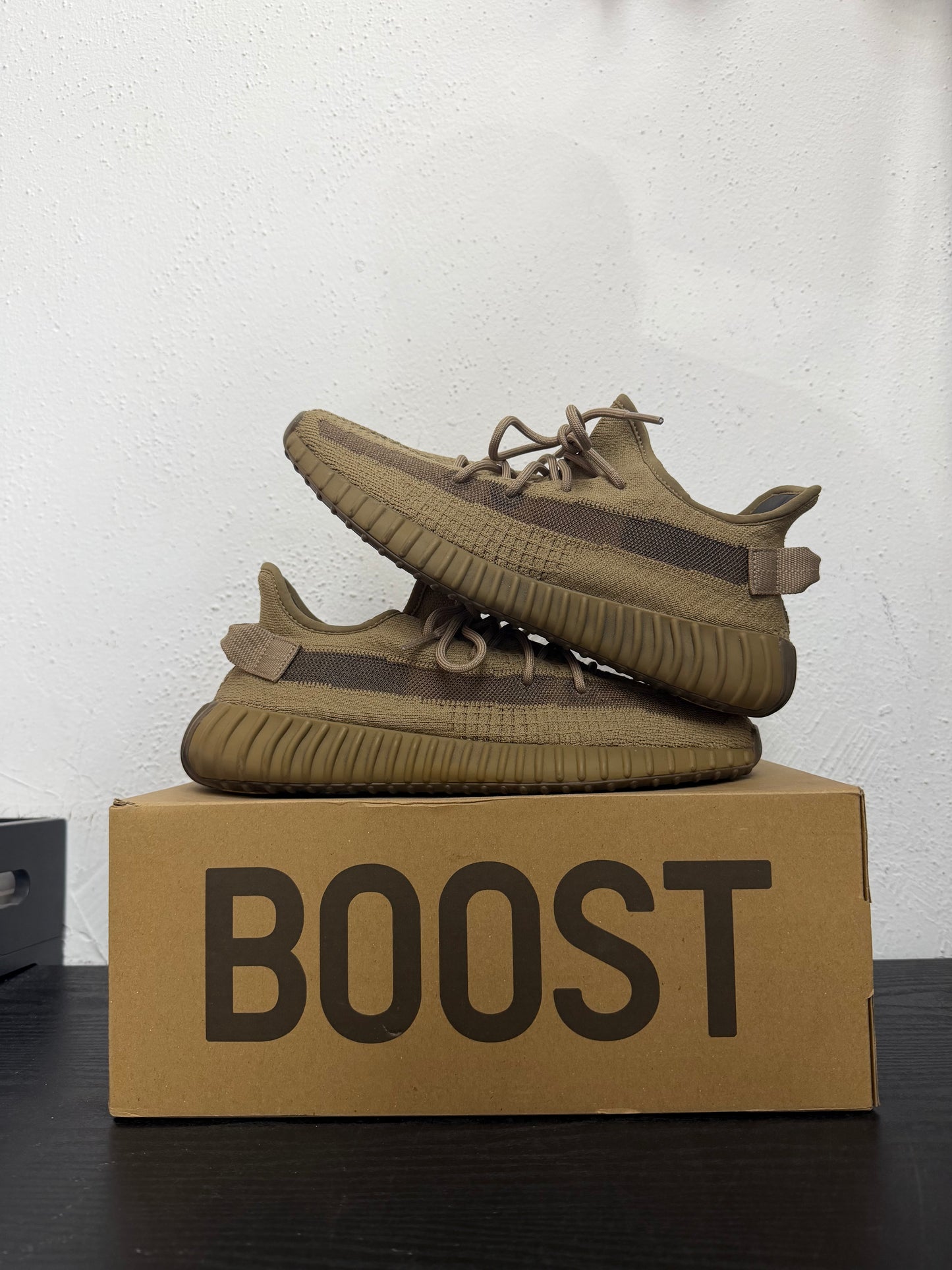 YEEZY 350 EARTH (USED)