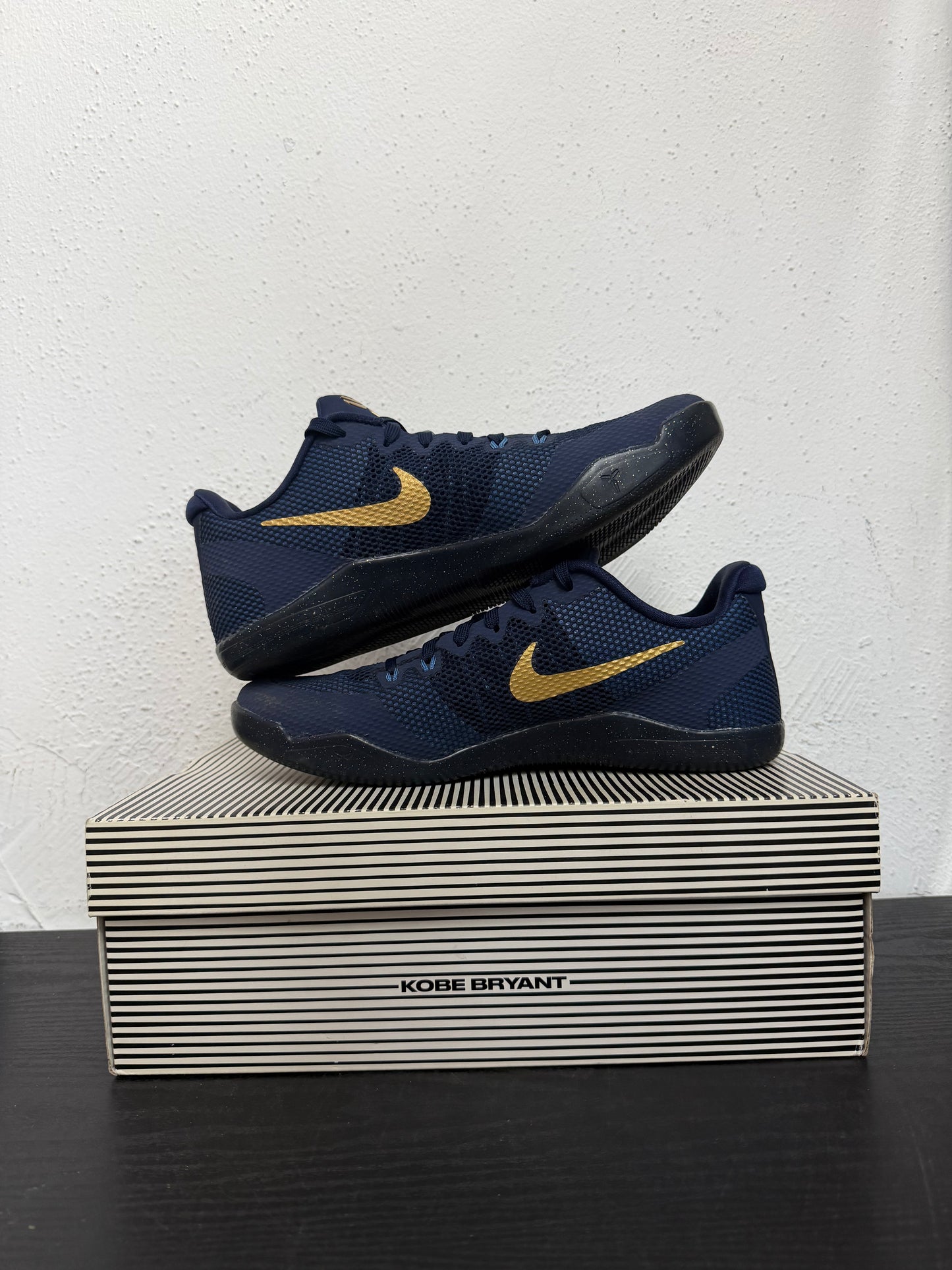 KOBE 11 LOW EM PHILIPPINES (USED)