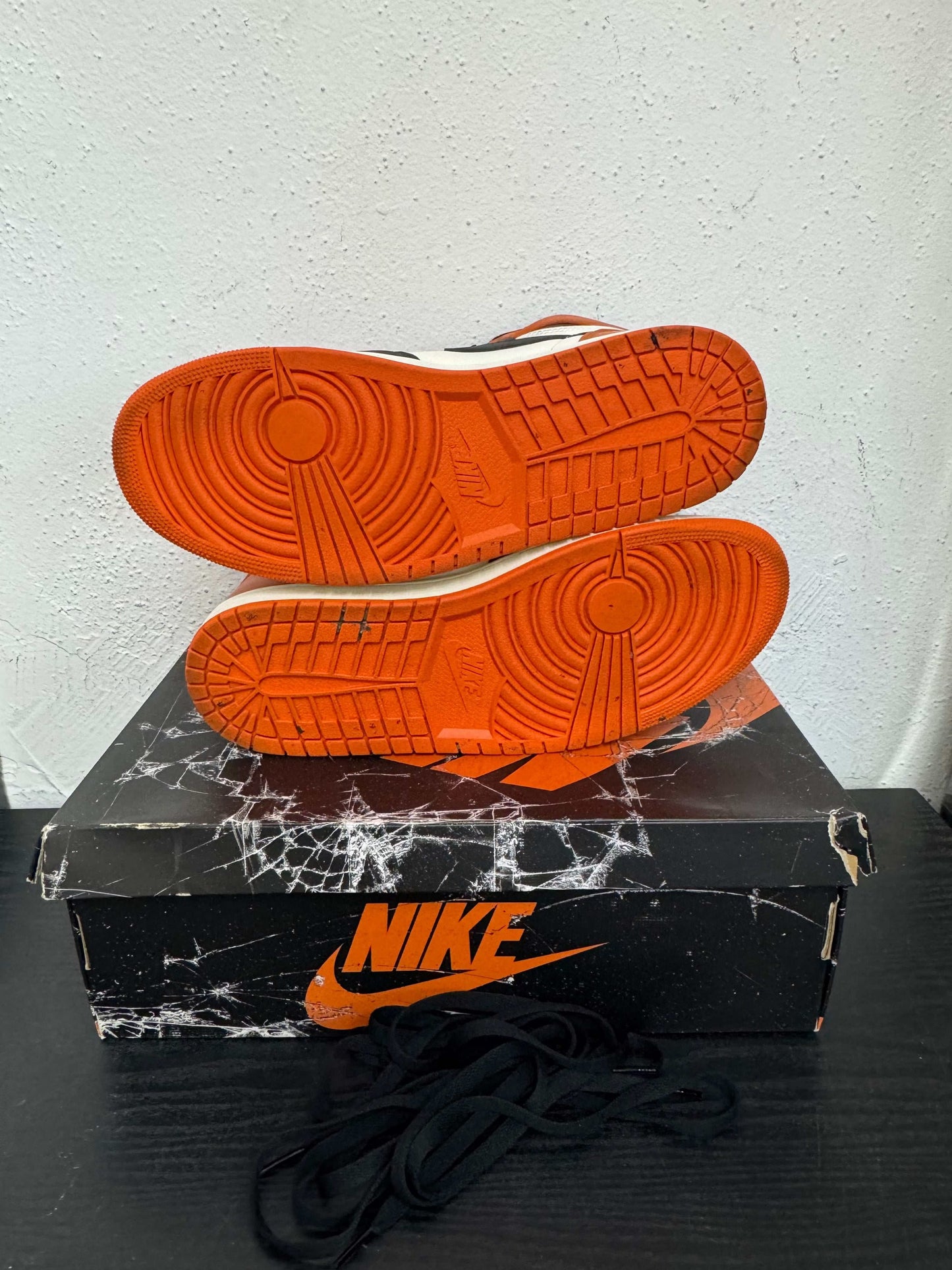 JORDAN 1 HIGH SHATTERED BACKBOARD (USED)