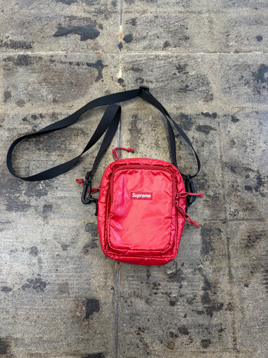 SUPREME RED LEATHER SIDE BAG (USED)