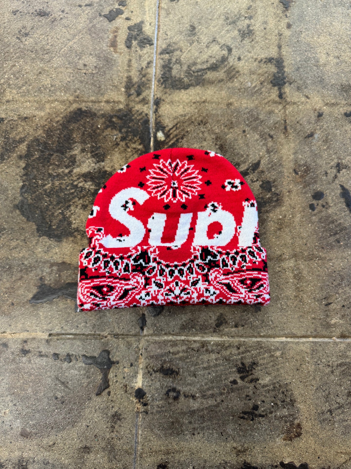 SUPREME RED BANDANA BIG LOGO BEANIE