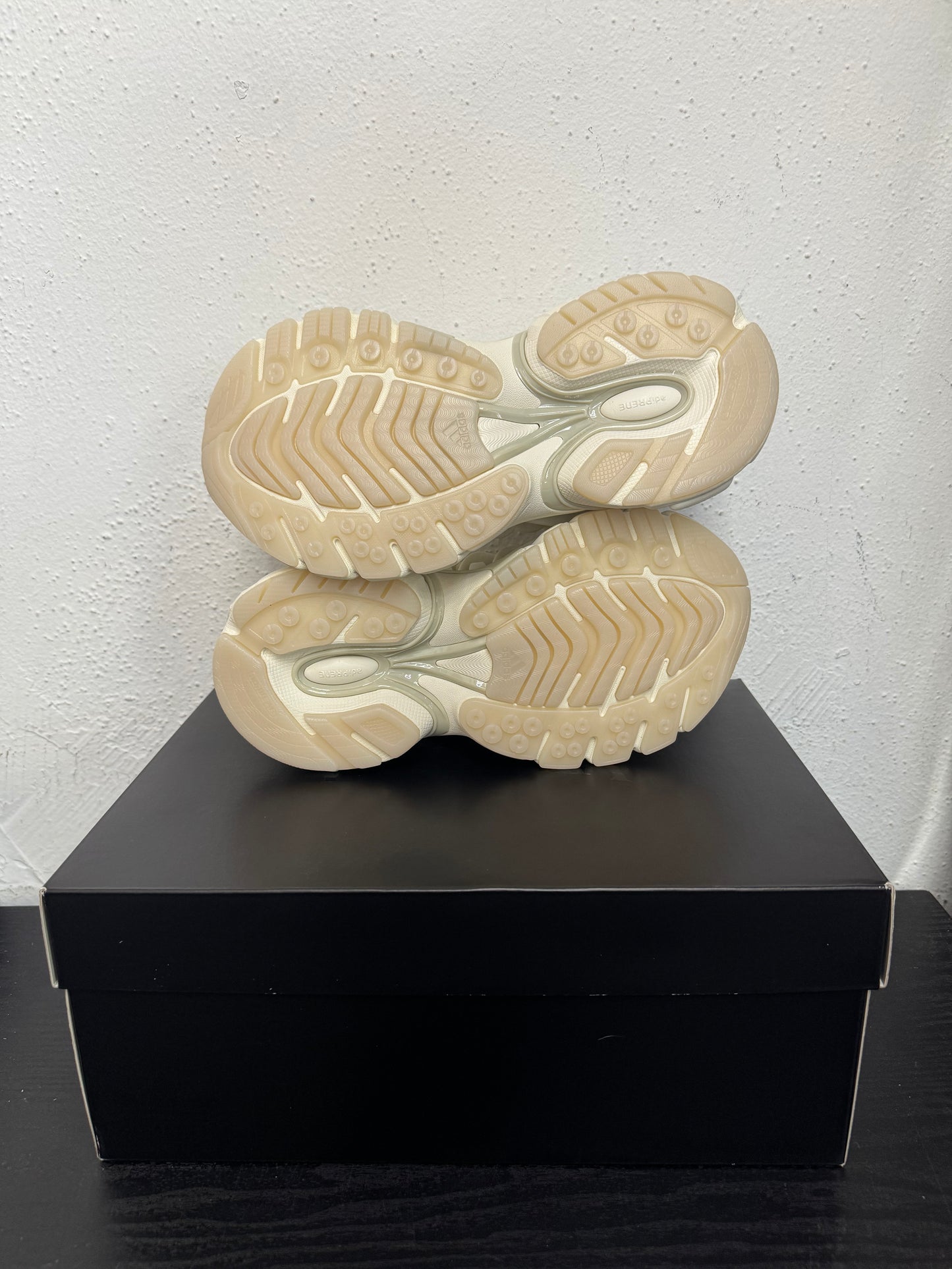 ADIDAS JELLYFISH PHARRELL WILLIAMS WHITE