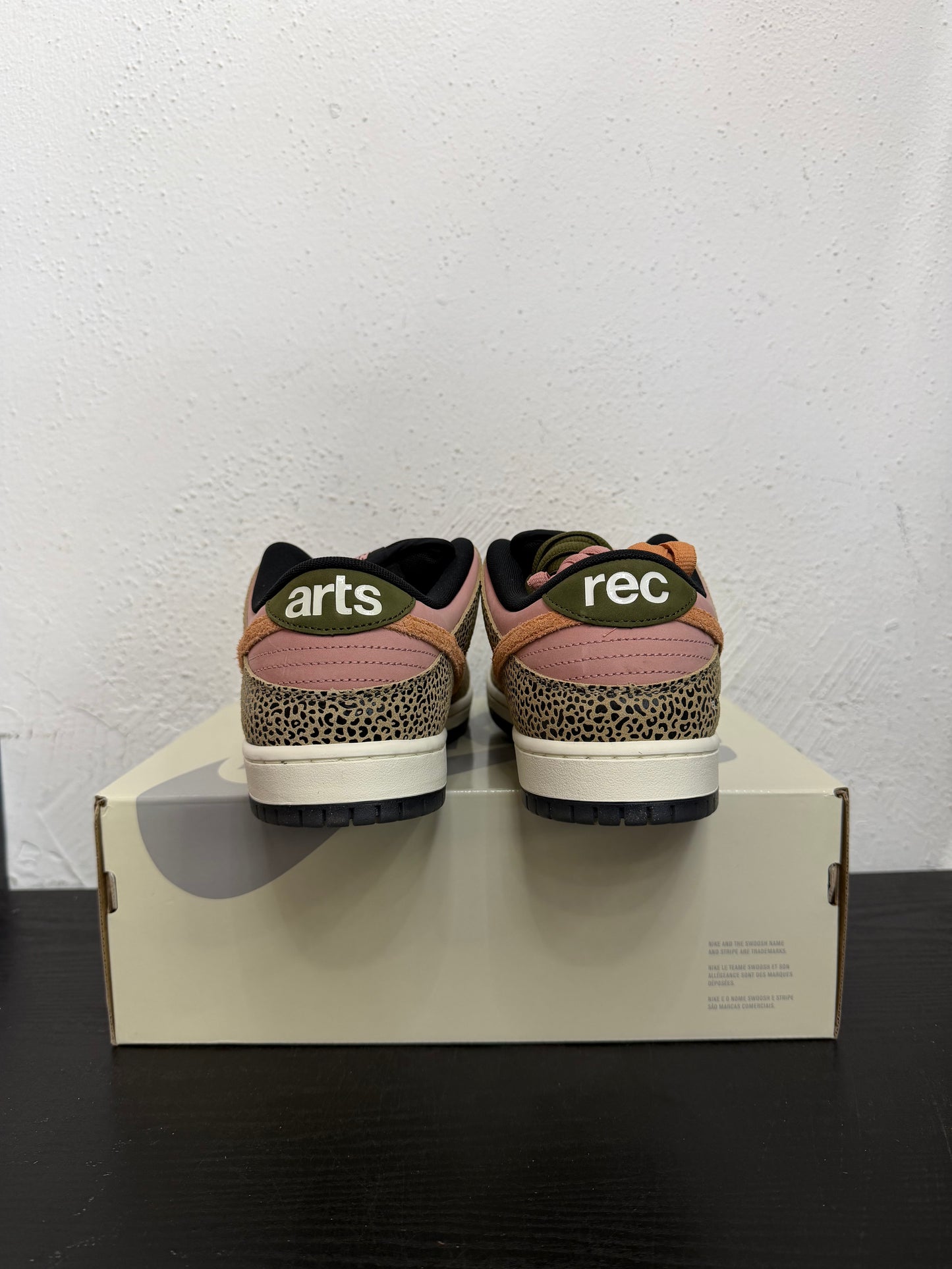DUNK LOW SB ARTS-REC
