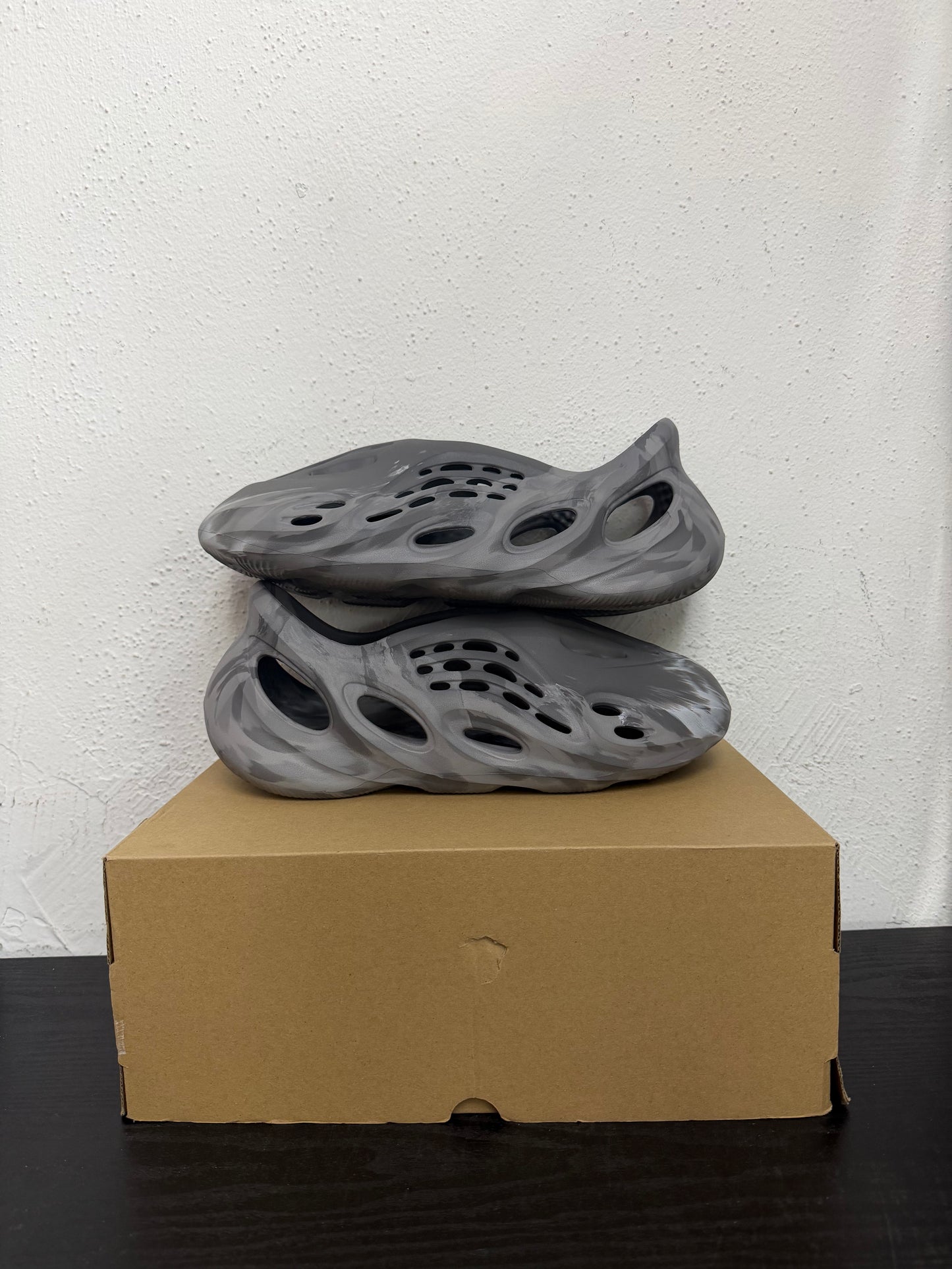 YEEZY FOAM RUNNER MX GRANITE (Used)
