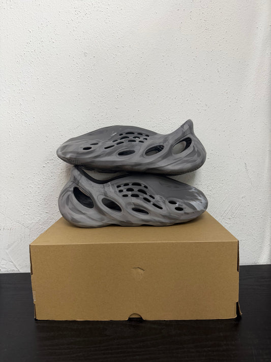 YEEZY FOAM RUNNER MX GRANITE (Used)