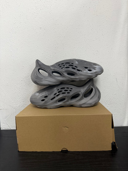 YEEZY FOAM RUNNER MX GRANITE (Used)