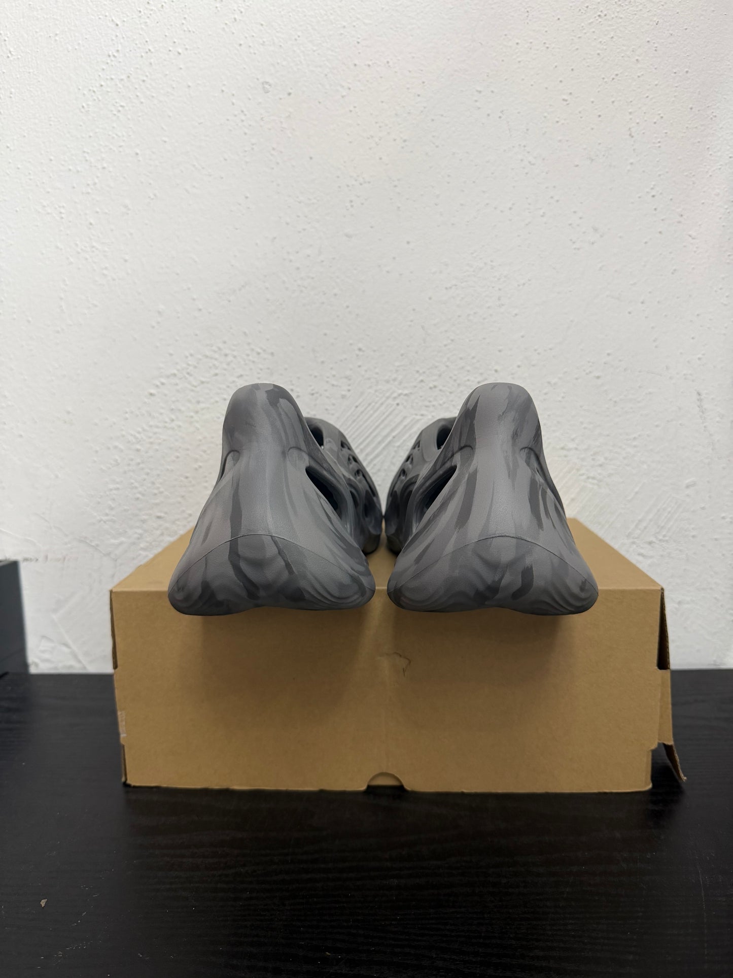 YEEZY FOAM RUNNER MX GRANITE (Used)