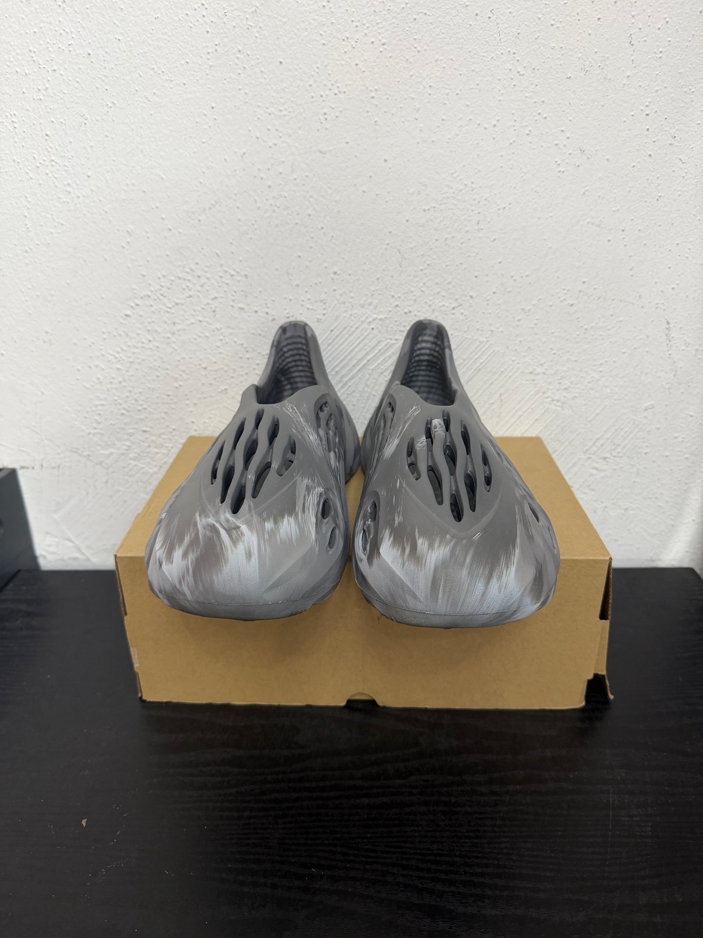 YEEZY FOAM RUNNER MX GRANITE (Used)