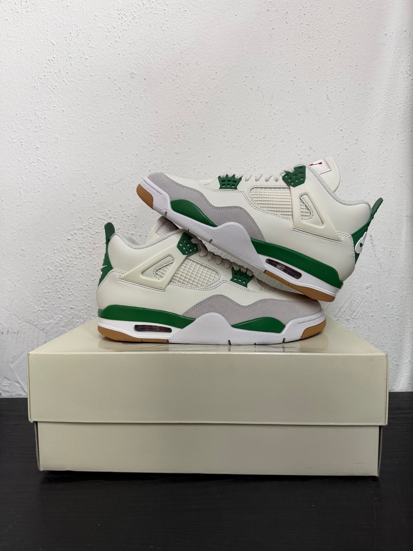 JORDAN 4 SB PINE GREEN
