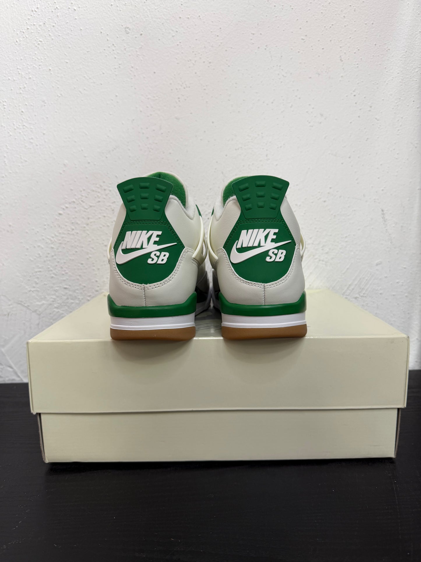 JORDAN 4 SB PINE GREEN
