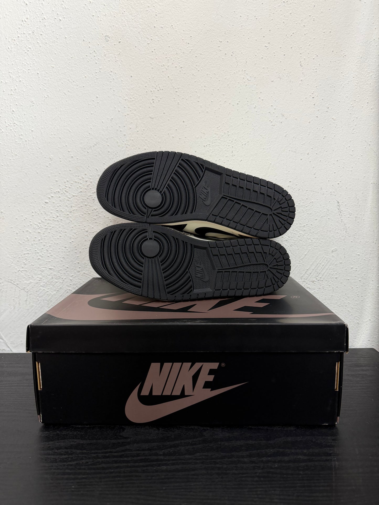 JORDAN 1 LOW MOCHA