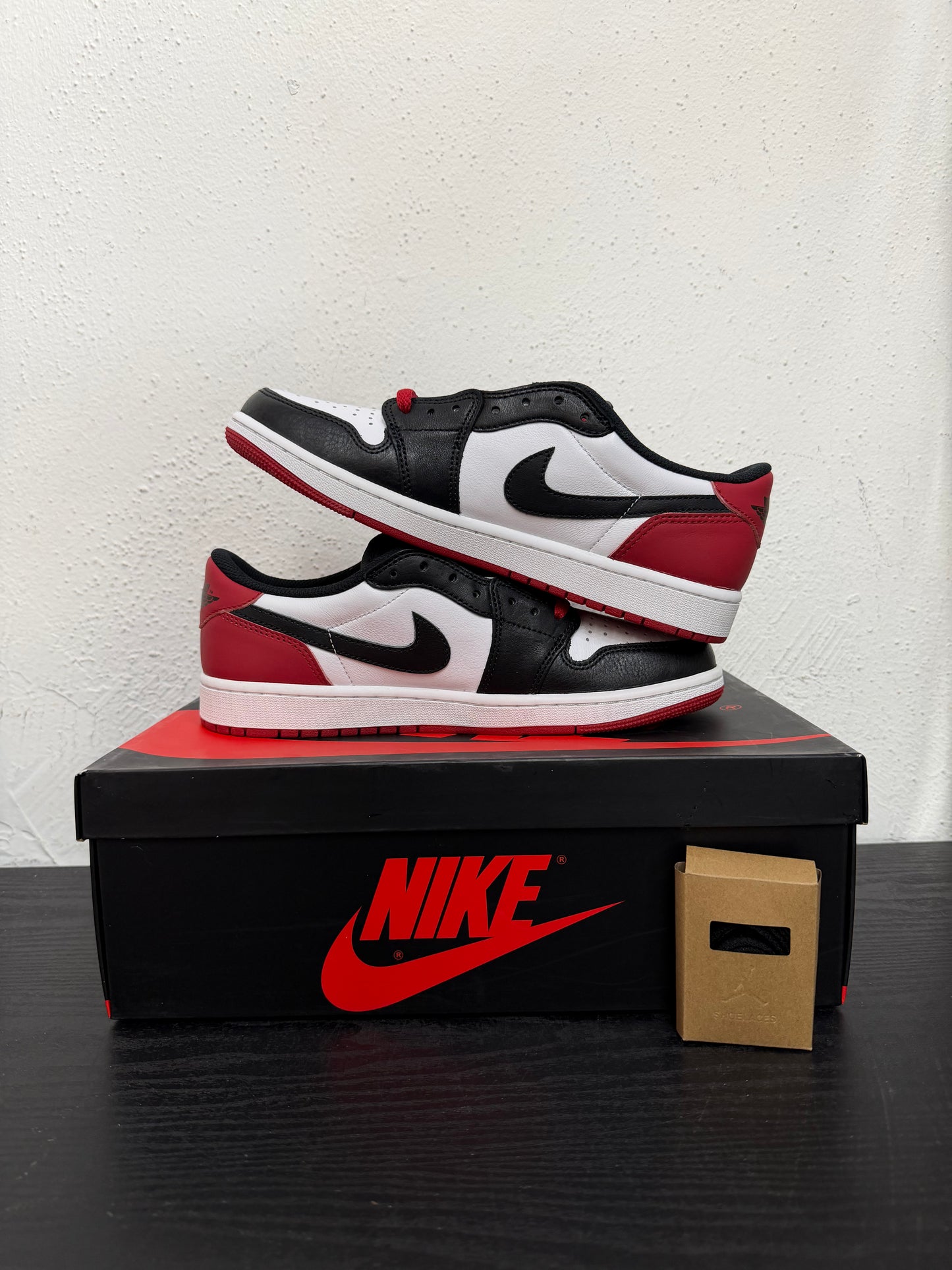 JORDAN 1 LOW OG BLACK TOE (2023)