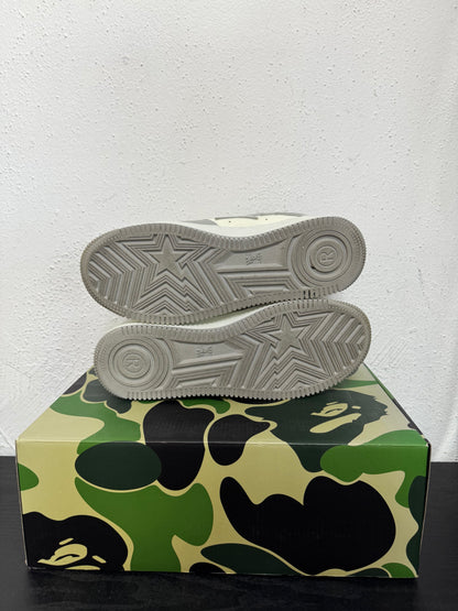 BAPESTA PATENT LEATHER WHT/GREY (USED)