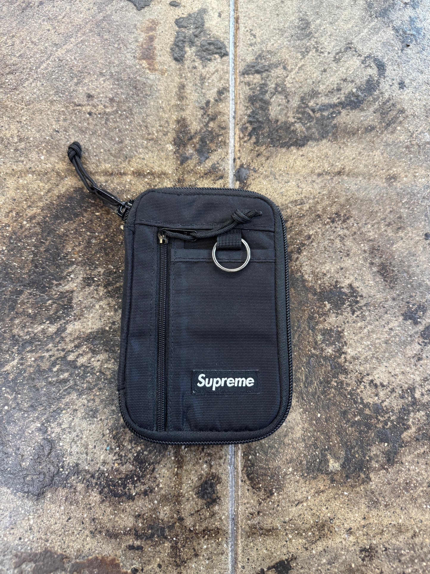 SUPREME SMALL BLACK ZIP POUCH