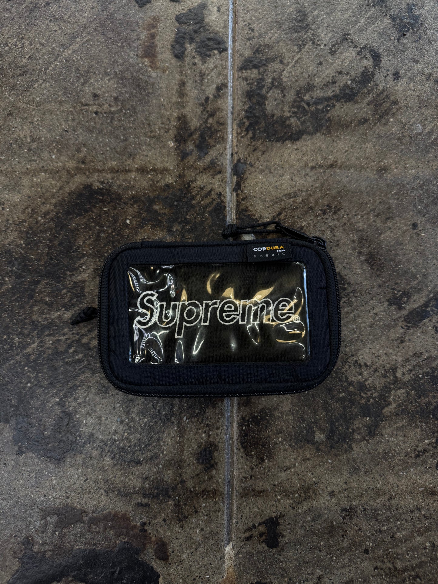 SUPREME SMALL BLACK ZIP POUCH