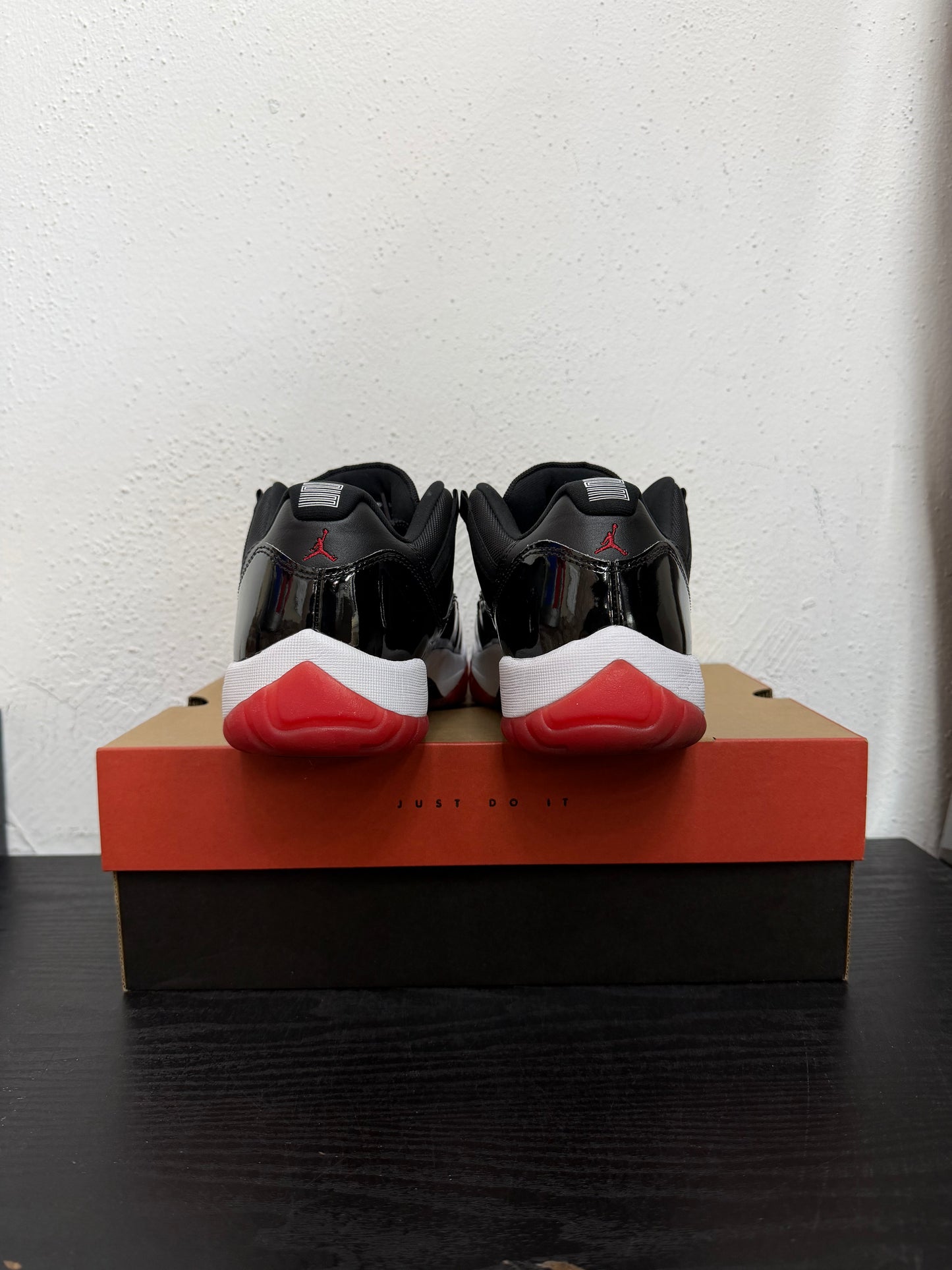JORDAN 11 LOW BRED (USED)