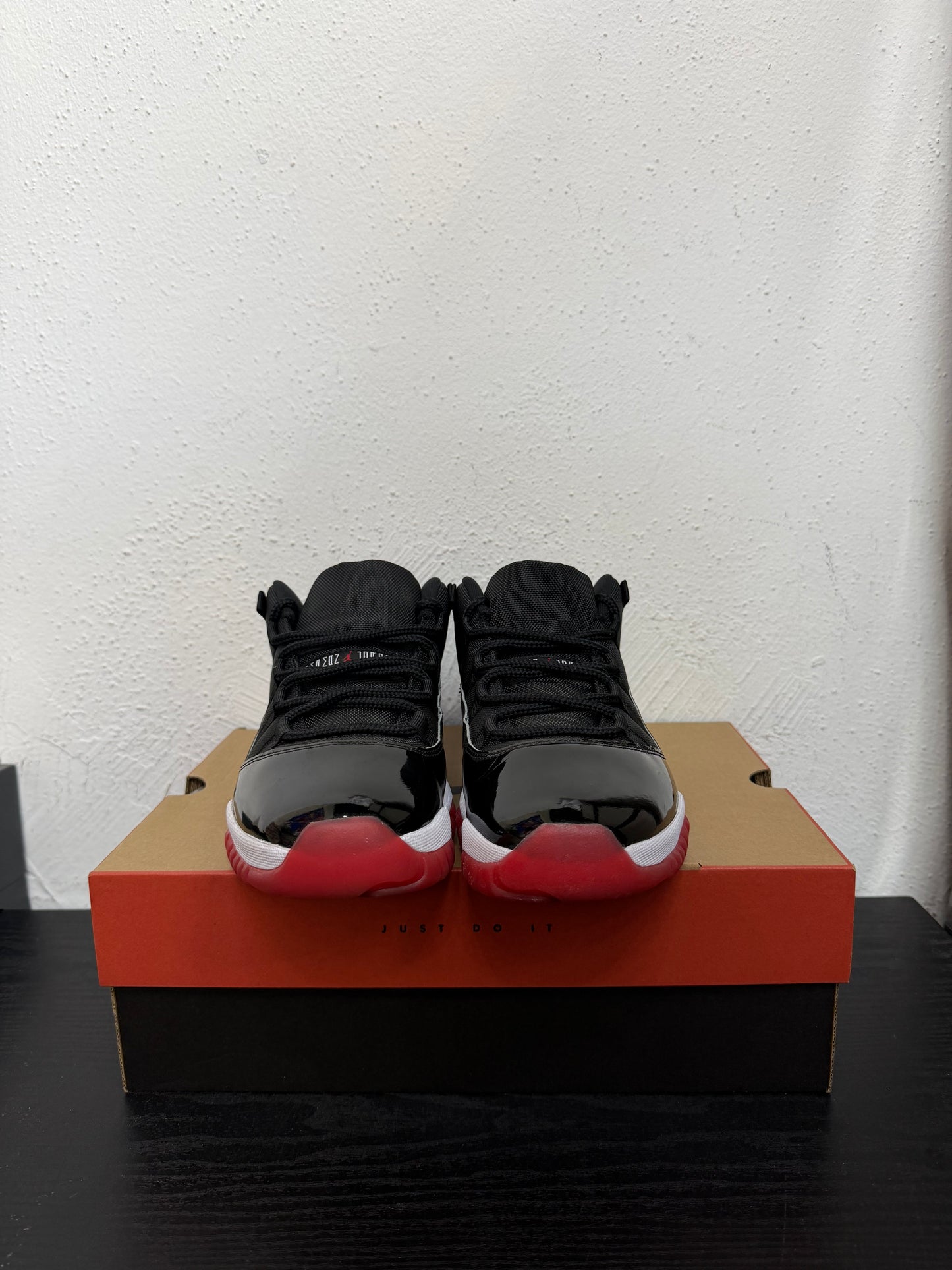JORDAN 11 LOW BRED (USED)