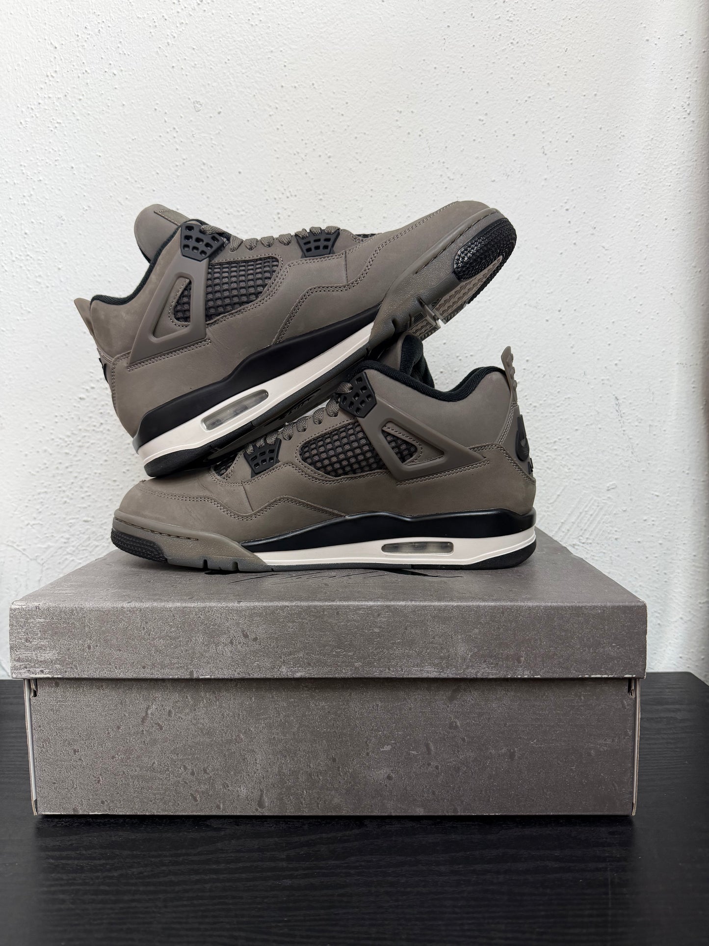 JORDAN 4 CAVE STONE (USED)