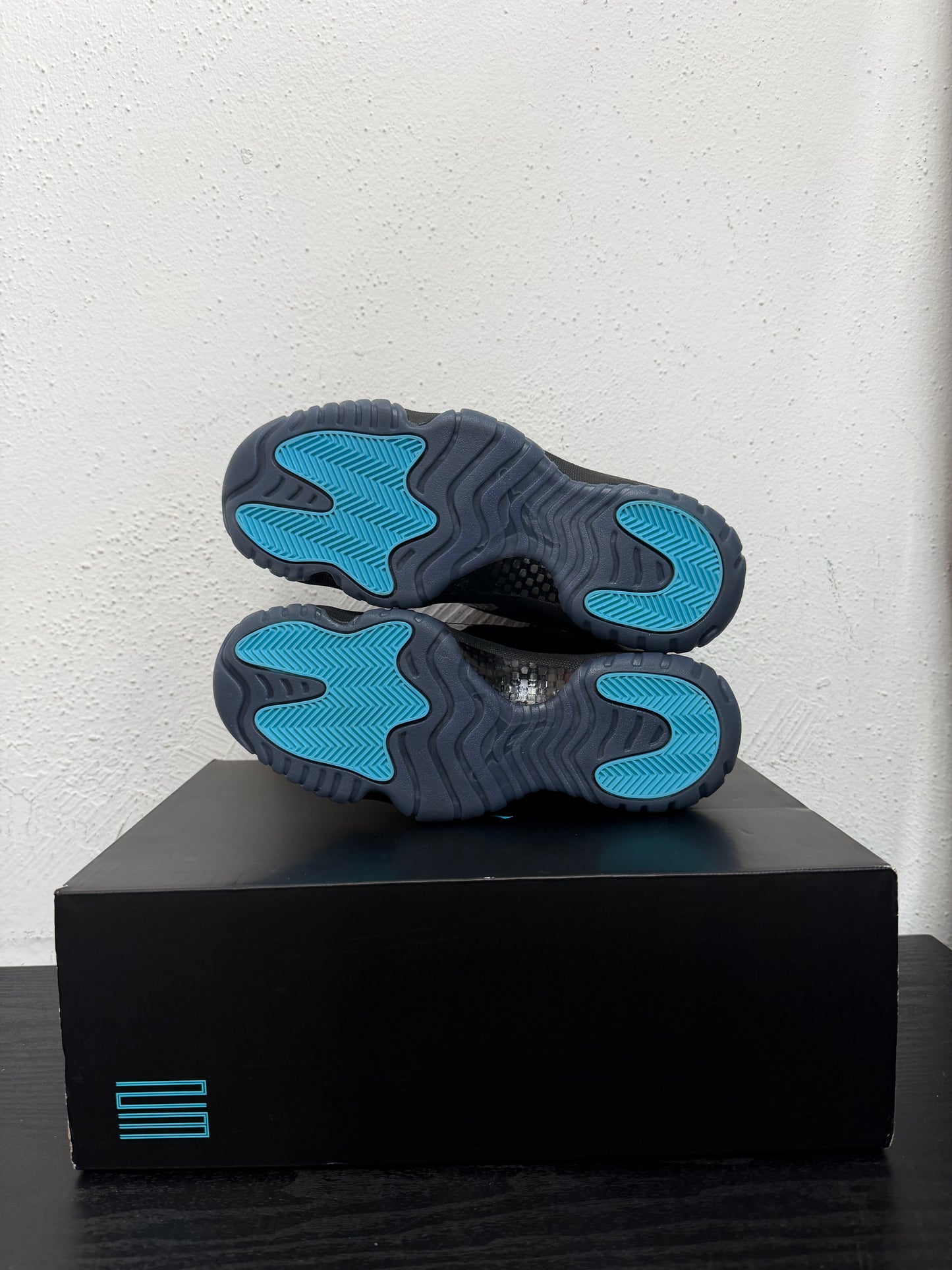 JORDAN 11 GAMMA BLUE (USED)