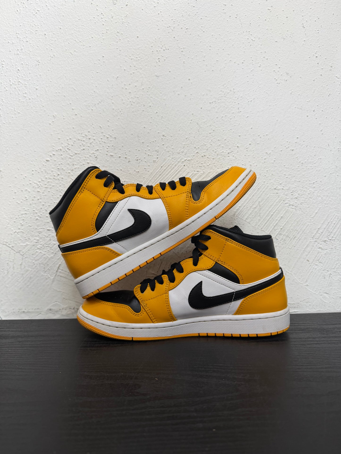 JORDAN 1 MID TAXI (USED) (NB)