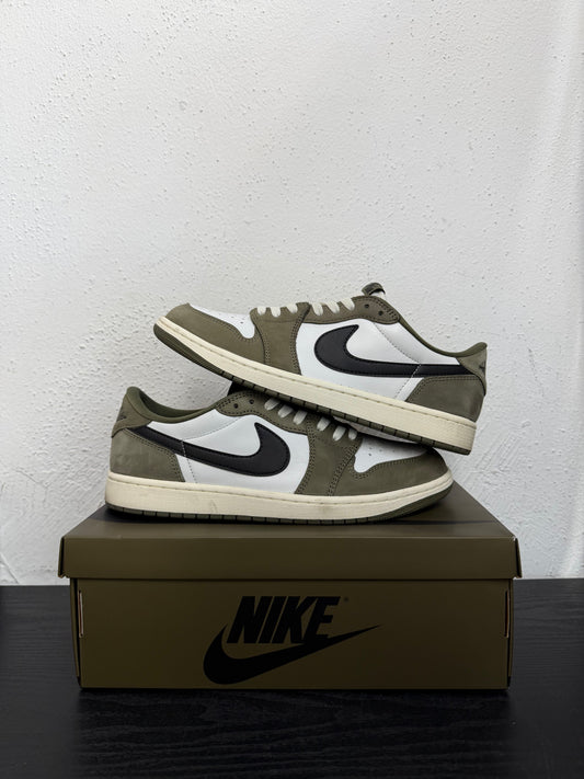 JORDAN 1 LOW MEDIUM OLIVE (USED)