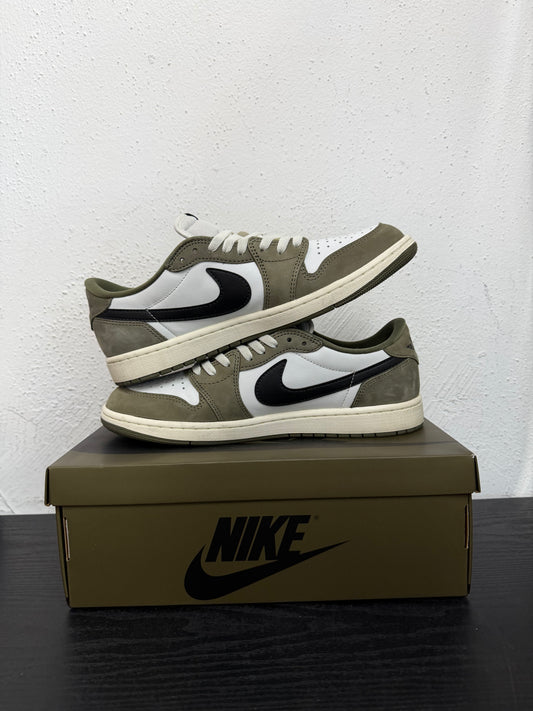 JORDAN 1 LOW MEDIUM OLIVE (USED)